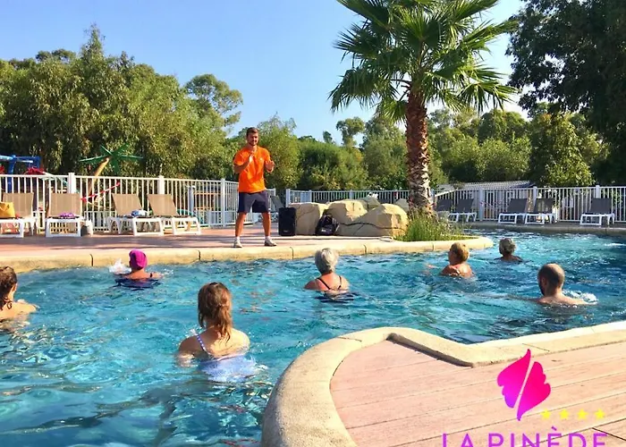 Feriested La Pinede 4*