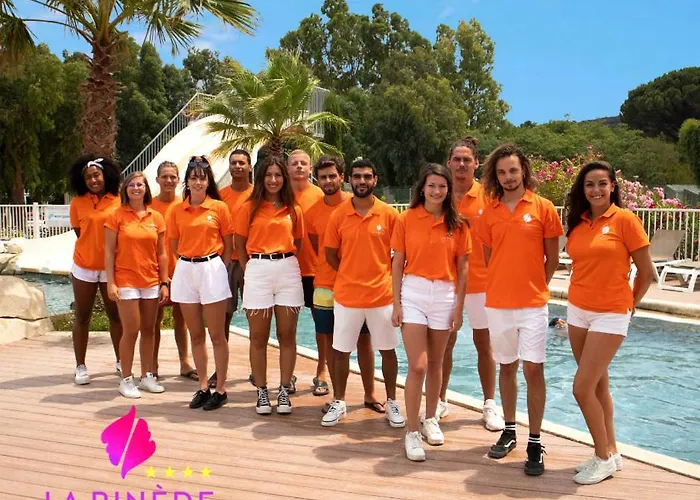 La Pinede 4* كالفي