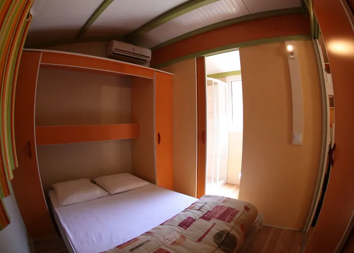 La Pinede منتجع كالفي